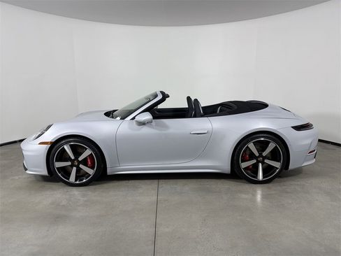 New 2026 Porsche 911 Carrera 4S image 2