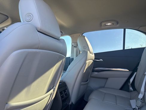 Used 2021 Cadillac XT4 Luxury w/ Cold Weather Package image 37