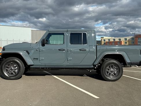 New 2026 Jeep Gladiator Sport image 6