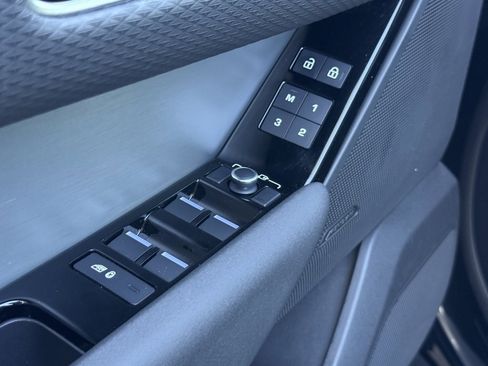 Used 2023 Land Rover Range Rover Velar R-Dynamic S image 14