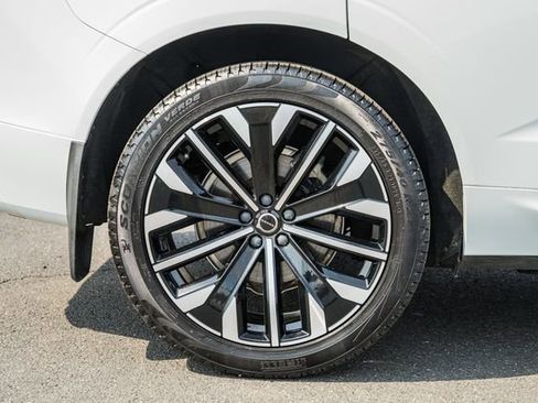 Used 2021 Volvo XC60 T6 R-Design w/ Advanced Package image 17