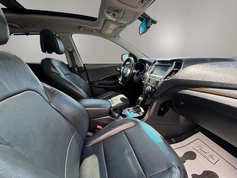 Used 2017 Hyundai Santa Fe Sport FWD image 16