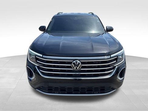 Used 2025 Volkswagen Atlas SE FWD image 9