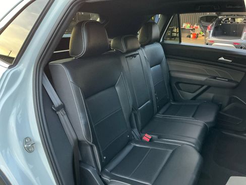 Used 2021 Volkswagen Atlas Cross Sport SEL image 21