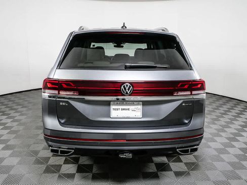Certified 2025 Volkswagen Atlas SEL Premium R-Line image 30
