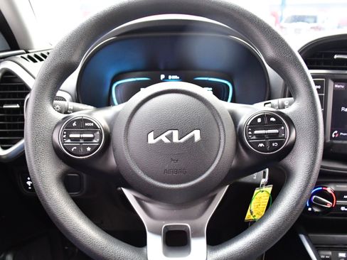 Used 2025 Kia Soul LX w/ LX Technology Package image 19