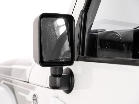 Used 2017 Jeep Wrangler Sahara image 30