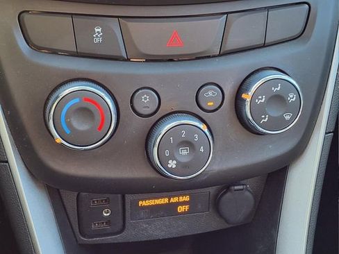 Used 2022 Chevrolet Trax LS w/ Tint and Cruise Package image 17