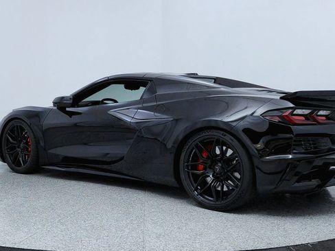 Used 2023 Chevrolet Corvette Z06 image 3