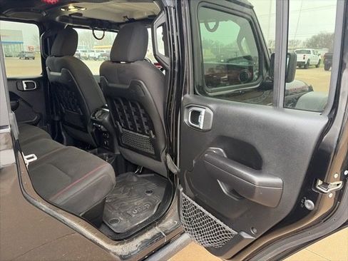 Used 2021 Jeep Gladiator Rubicon image 18