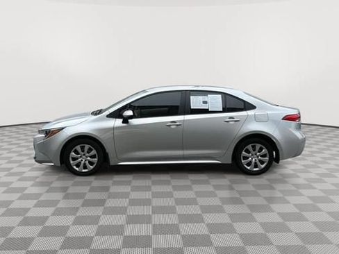 Used 2025 Toyota Corolla LE FWD image 6