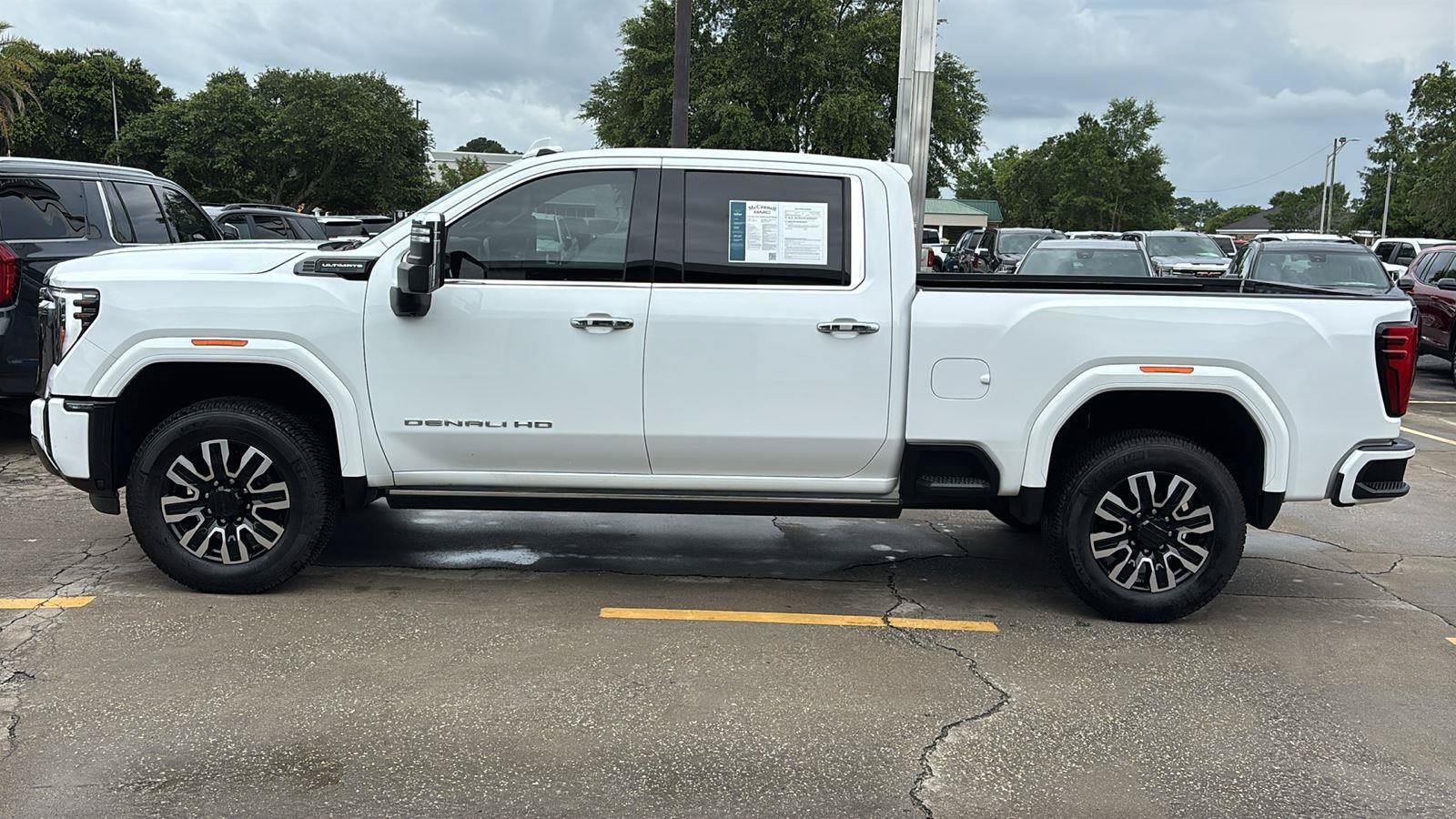 Certified 2024 GMC Sierra 2500 Denali Ultimate AWD/4WD image 4