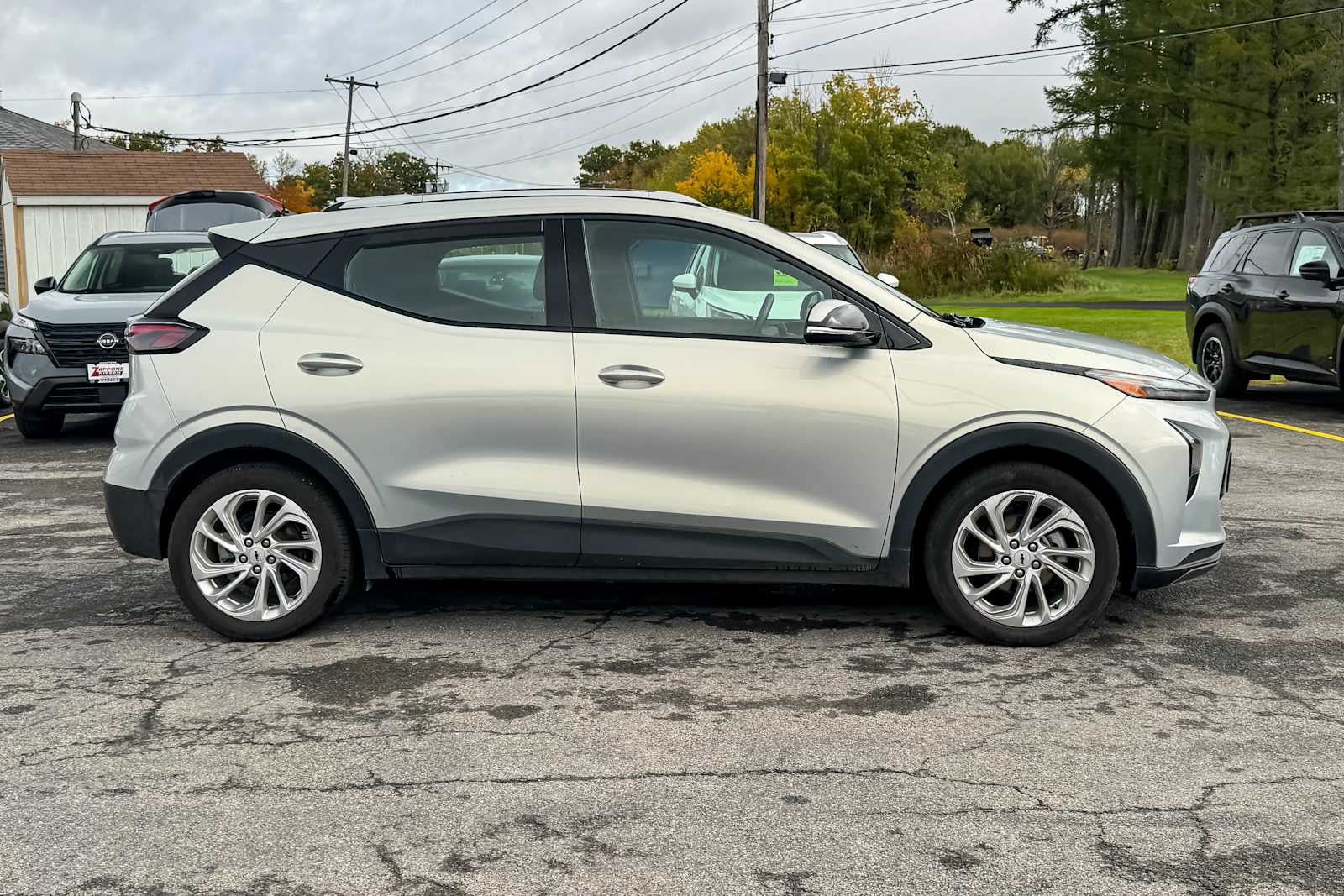 Used 2023 Chevrolet Bolt EUV LT w/ Driver Confidence Package FWD image 2