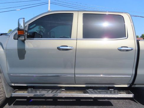 Used 2018 GMC Sierra 3500 Denali w/ Duramax Plus Package AWD/4WD image 16
