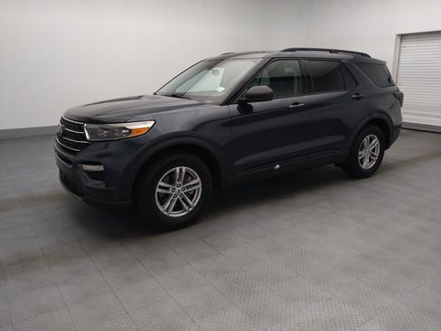 Used 2022 Ford Explorer XLT w/ Equipment Group 202A RWD image 2