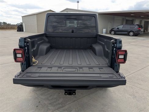 Used 2025 Jeep Gladiator Mojave w/ Safety Group image 12