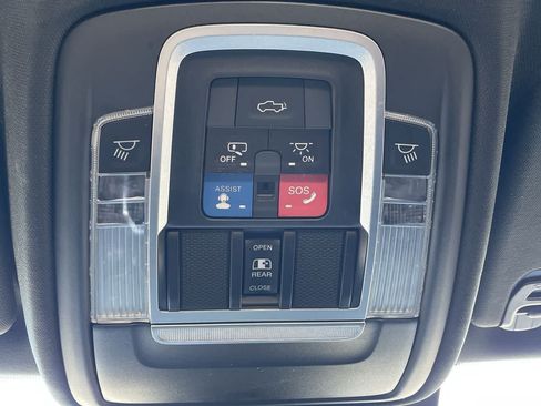 Used 2021 RAM 1500 Laramie AWD/4WD image 31