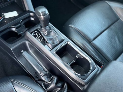 Used 2019 Toyota Tacoma TRD Off-Road image 25