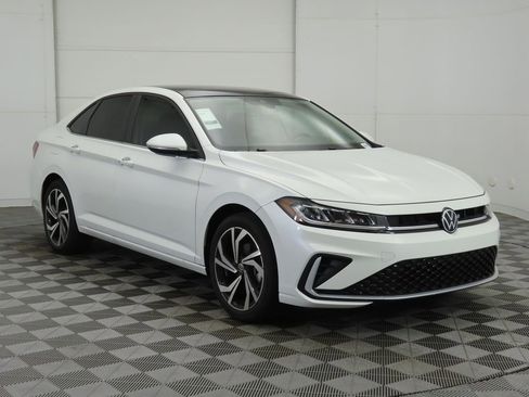 New 2025 Volkswagen Jetta SEL image 3