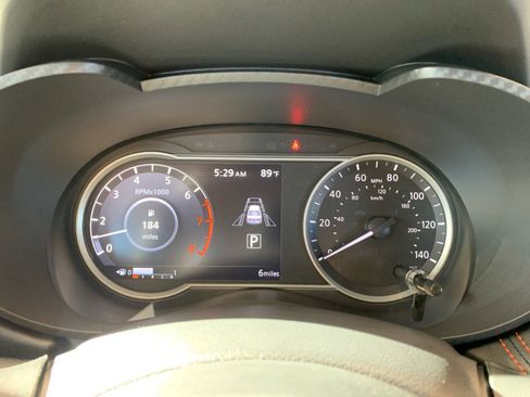 New 2025 Nissan Versa SR image 18