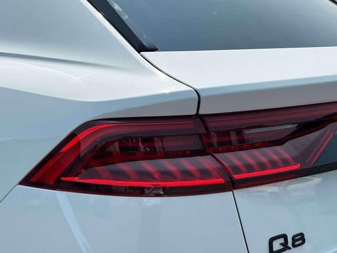 Used 2021 Audi Q8 Premium Plus w/ Premium Plus Package AWD/4WD image 16