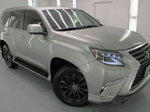 Used 2022 Lexus GX 460 Premium w/ Accessory Package AWD/4WD image 25