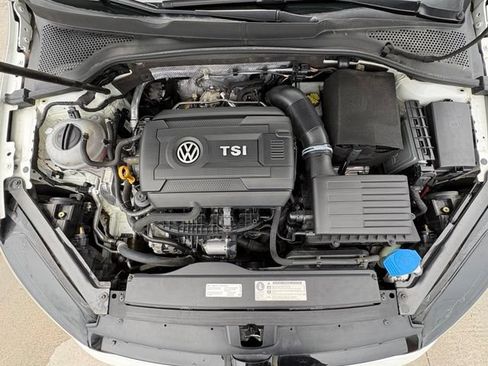 Used 2017 Volkswagen Golf 4-Door FWD image 10