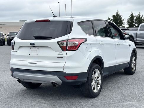 Used 2017 Ford Escape SE FWD image 12