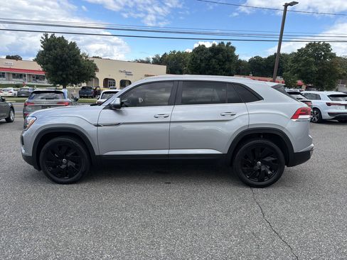 Used 2024 Volkswagen Atlas Cross Sport SE AWD/4WD image 5