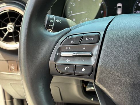 Certified 2022 Hyundai Kona SEL w/ Convenience Package AWD/4WD image 19