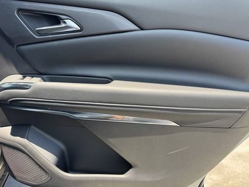 New 2026 Chevrolet Traverse LT w/ LPO, Floor Liner Package FWD image 9