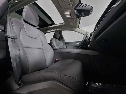 Used 2025 Volvo XC60 T8 Plus w/ Protection Package Premier image 26