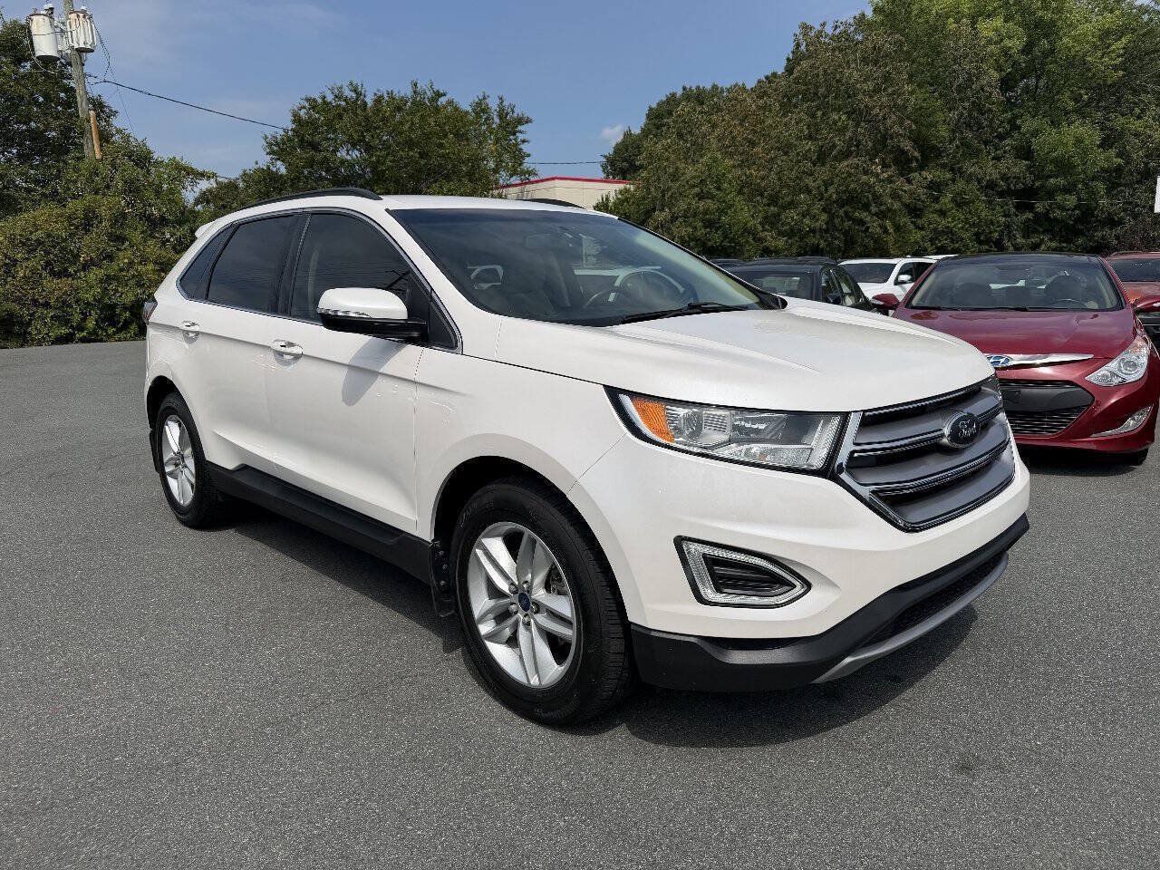 Used 2017 Ford Edge SEL w/ Equipment Group 201A FWD image 4