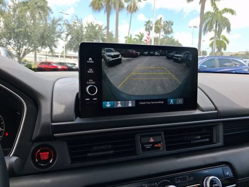 Used 2025 Honda Pilot Touring image 20