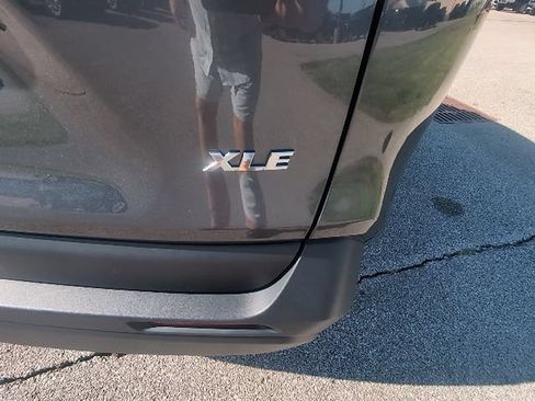 Used 2025 Toyota RAV4 XLE FWD image 7