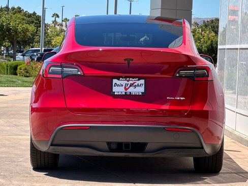 Used 2021 Tesla Model Y Long Range AWD/4WD image 5