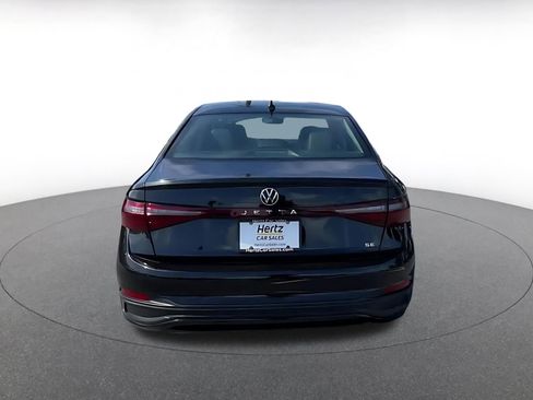Used 2025 Volkswagen Jetta SE image 12