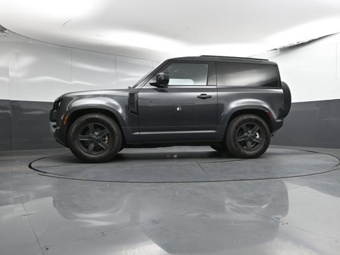 Used 2023 Land Rover Defender 90 S image 31