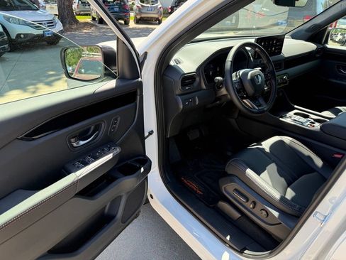 Certified 2026 Honda Pilot TrailSport image 13