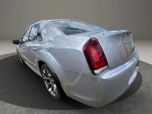 Used 2018 Chrysler 300 S w/ 300S Premium Group RWD image 7