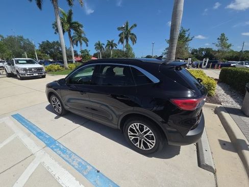 Certified 2022 Ford Escape SEL w/ Technology Package FWD image 3
