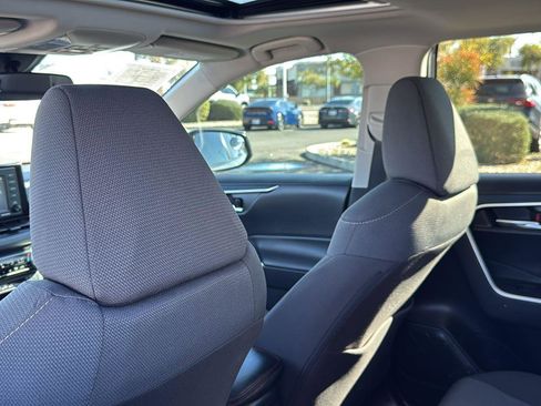 Used 2022 Toyota RAV4 XLE w/ Convenience Package image 28