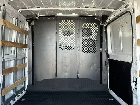 Used 2025 RAM ProMaster 2500 w/ U-Haul Equipment Group FWD image 17
