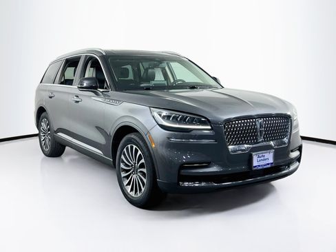 Used 2023 Lincoln Aviator AWD w/ Premium Package image 3