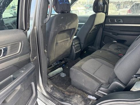 Used 2018 Ford Explorer XLT w/ Equipment Group 201A image 4
