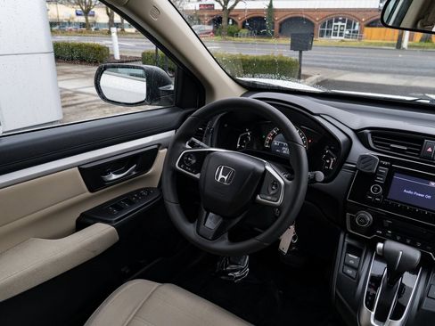 Used 2018 Honda CR-V LX image 11
