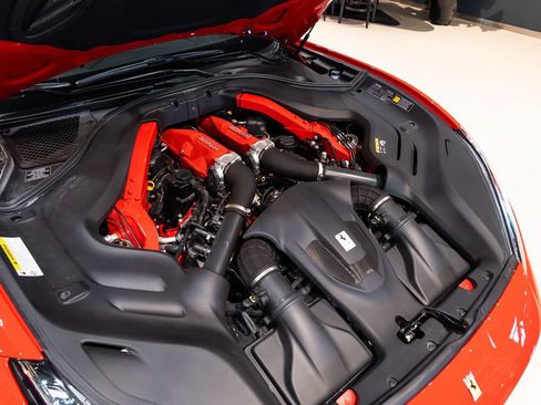 Certified 2020 Ferrari Portofino RWD image 17