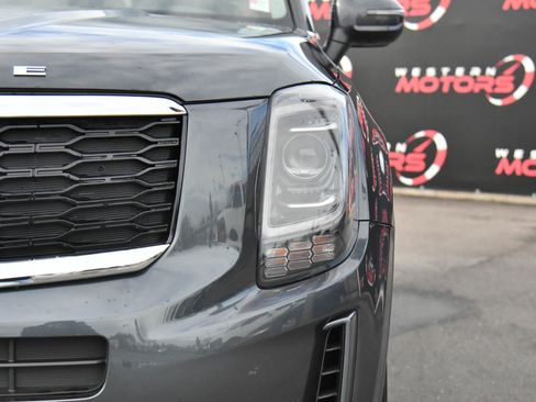 Used 2022 Kia Telluride LX image 11
