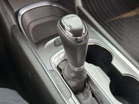 Used 2020 Chevrolet Malibu LT FWD image 35