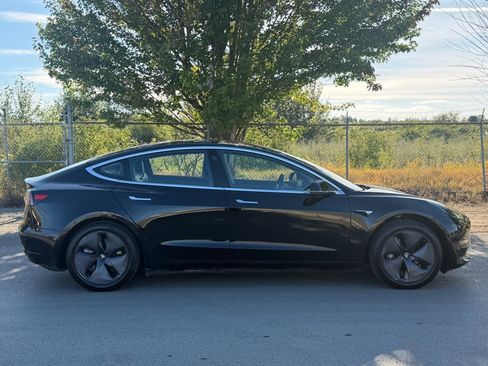 Used 2018 Tesla Model 3 RWD image 3